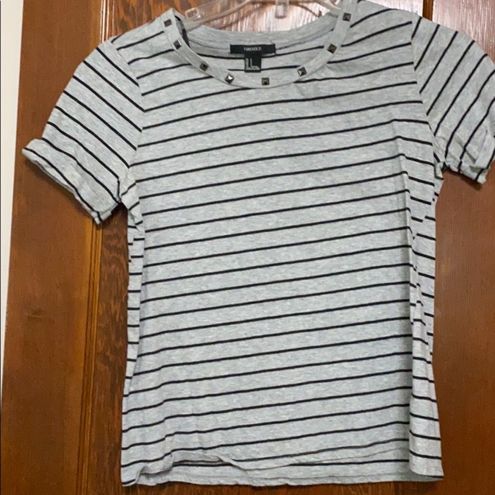 Gray striped tee